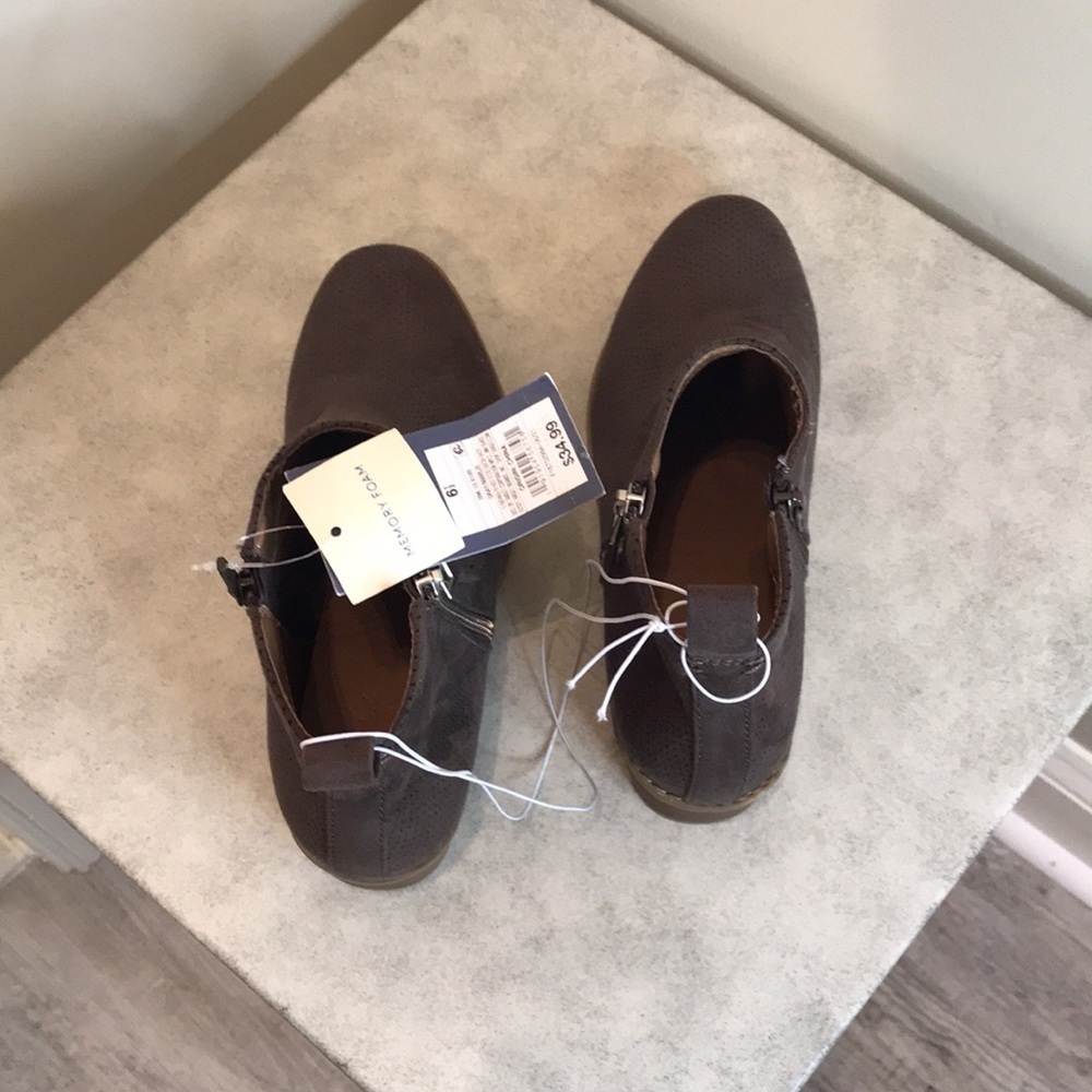 Women's Universal Thread
Shoes Universal Standard
Marlis Bootie nwt - Picture 10 of 10